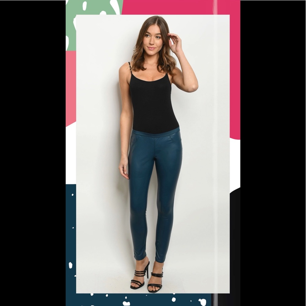 LOW RISE FAUX LEATHER LEGGINGS JEGGINGS 💙